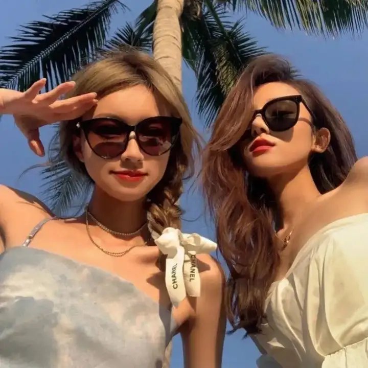 鸡蛋头与蛋糕妹